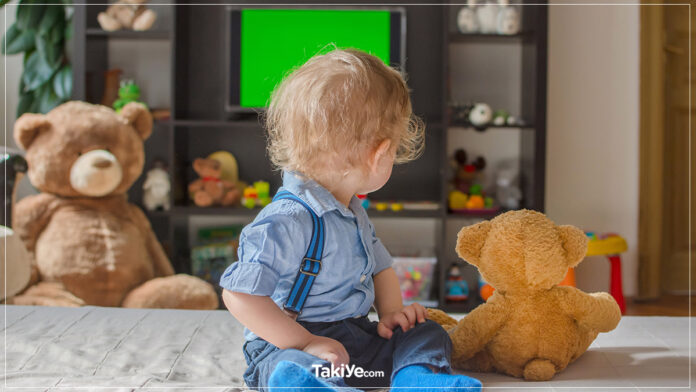 bebeğin tv izlemesi zararları